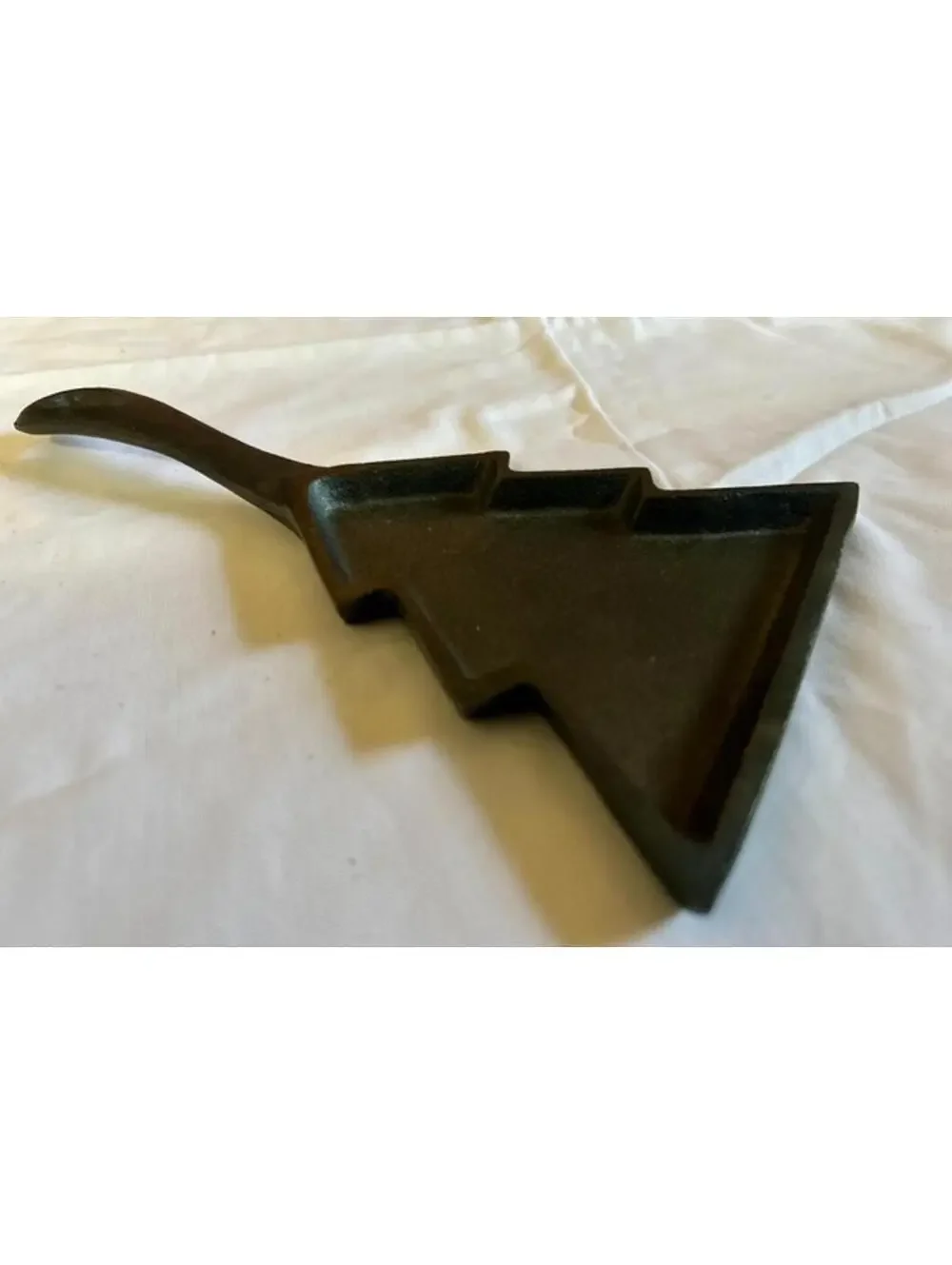 Cast Iron Christmas Tree Shaped Skillet